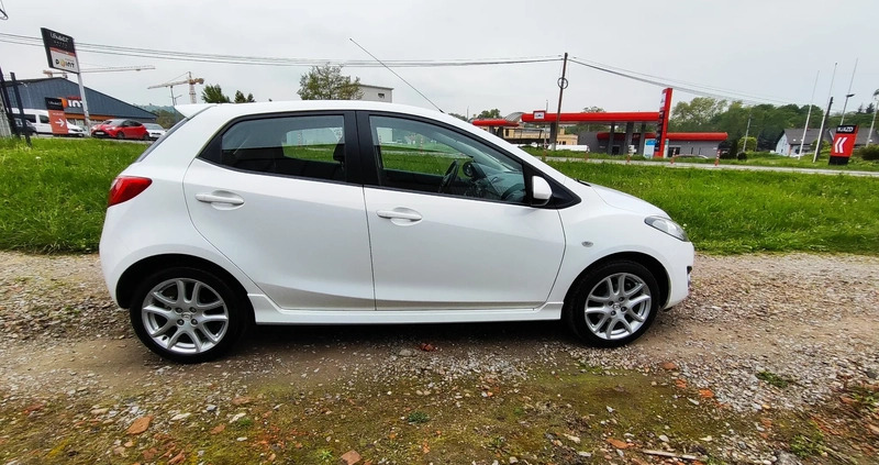 Mazda 2 cena 28999 przebieg: 81500, rok produkcji 2012 z Wieliczka małe 379